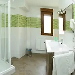 Edificio Reyes Apartment *