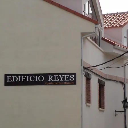 Apartamento Edificio Reyes La Adrada