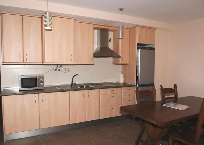 Edificio Reyes La Adrada