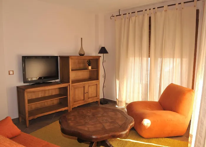 Edificio Reyes Apartment La Adrada